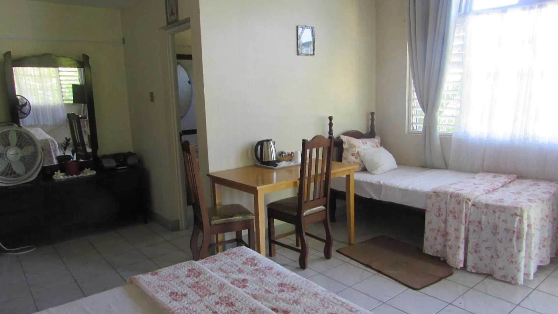 Nelsons Retreat Hotel Negril Guest house